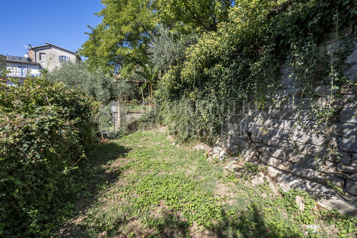 canepina, via viterbo – Piera Ciula VIT18-6lTo Canepina, Semi Centro – Via Viterbo