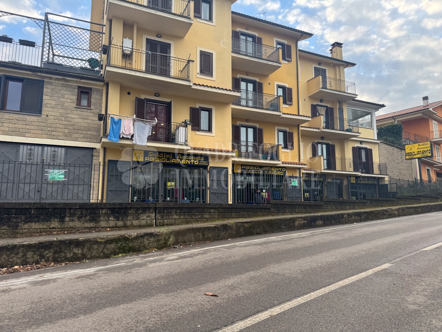 Vallerano, semi centro – Via Dante Alighieri