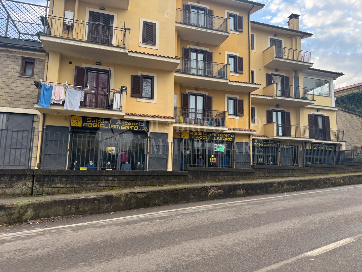 Vallerano, semi centro – Via Dante Alighieri