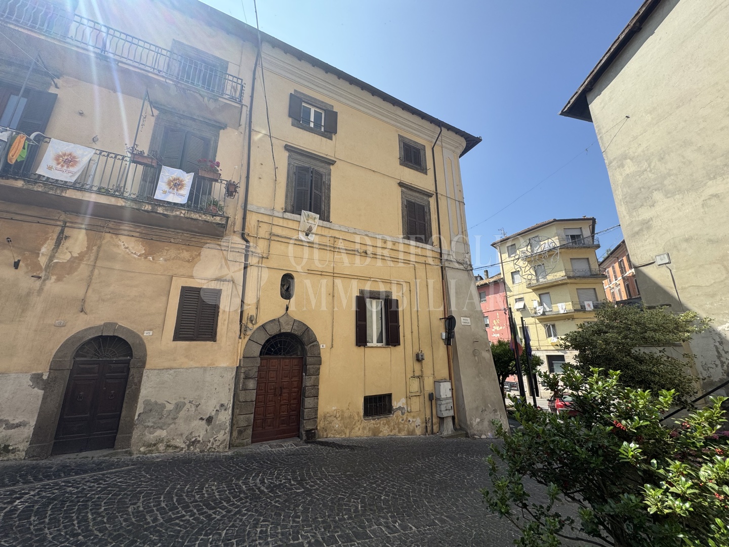 Canepina – piazza garibaldi – quattrini – foto sito VIT01-n4jc Canepina, Centro Storico – Piazza Garibaldi