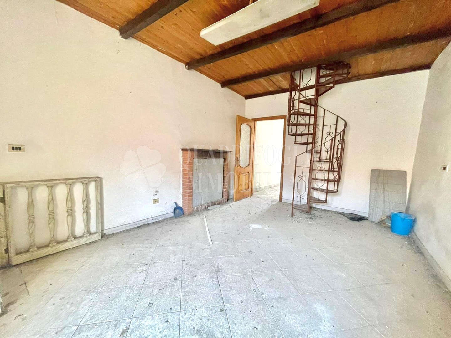 10 Teano, Centro Storico – Vico Viola