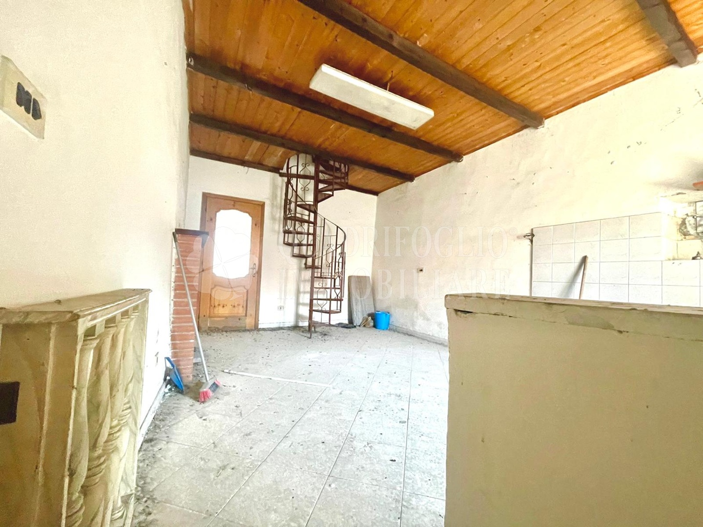 8 Teano, Centro Storico – Vico Viola