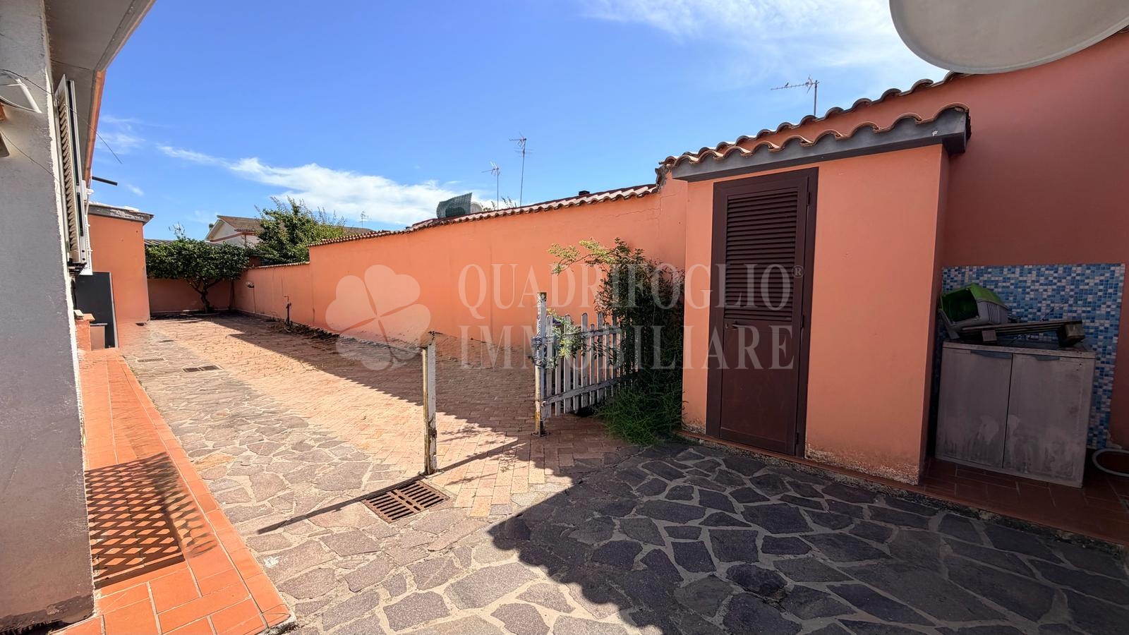 FOTO QUADRIFOGLIO Torreastura JEN15-Drg0 Latina, Torre Astura – Strada Valmontorio