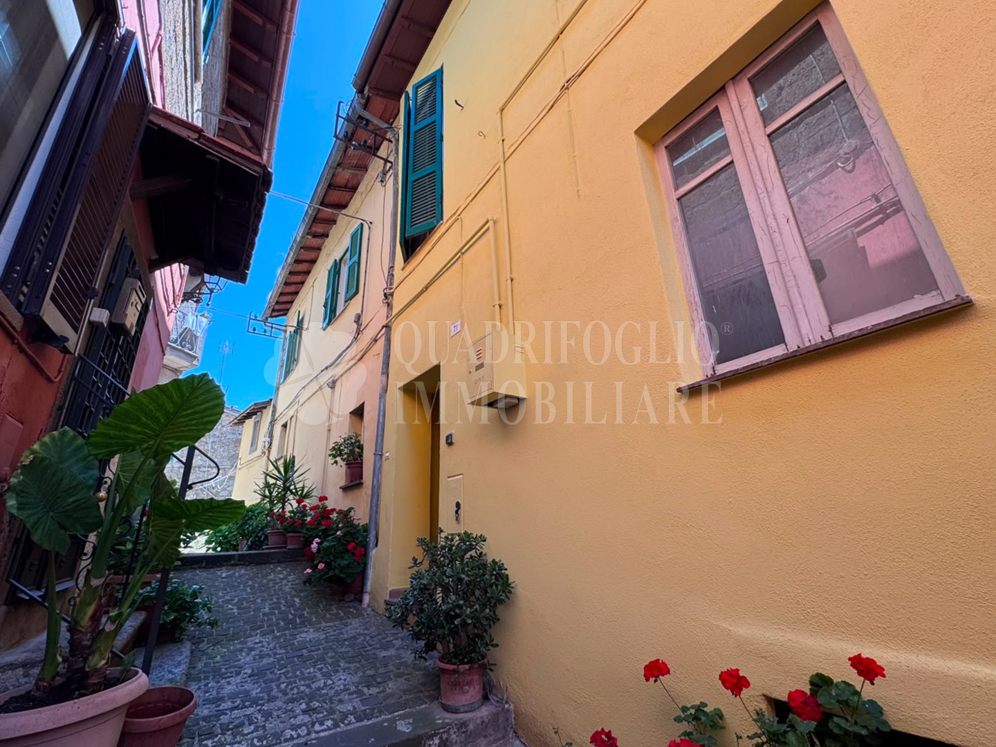 Canepina, Centro Storico – Via Castello