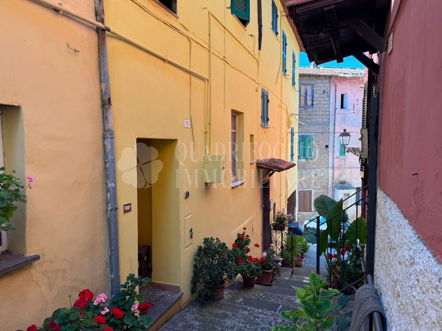 Canepina, Centro Storico – Via Castello
