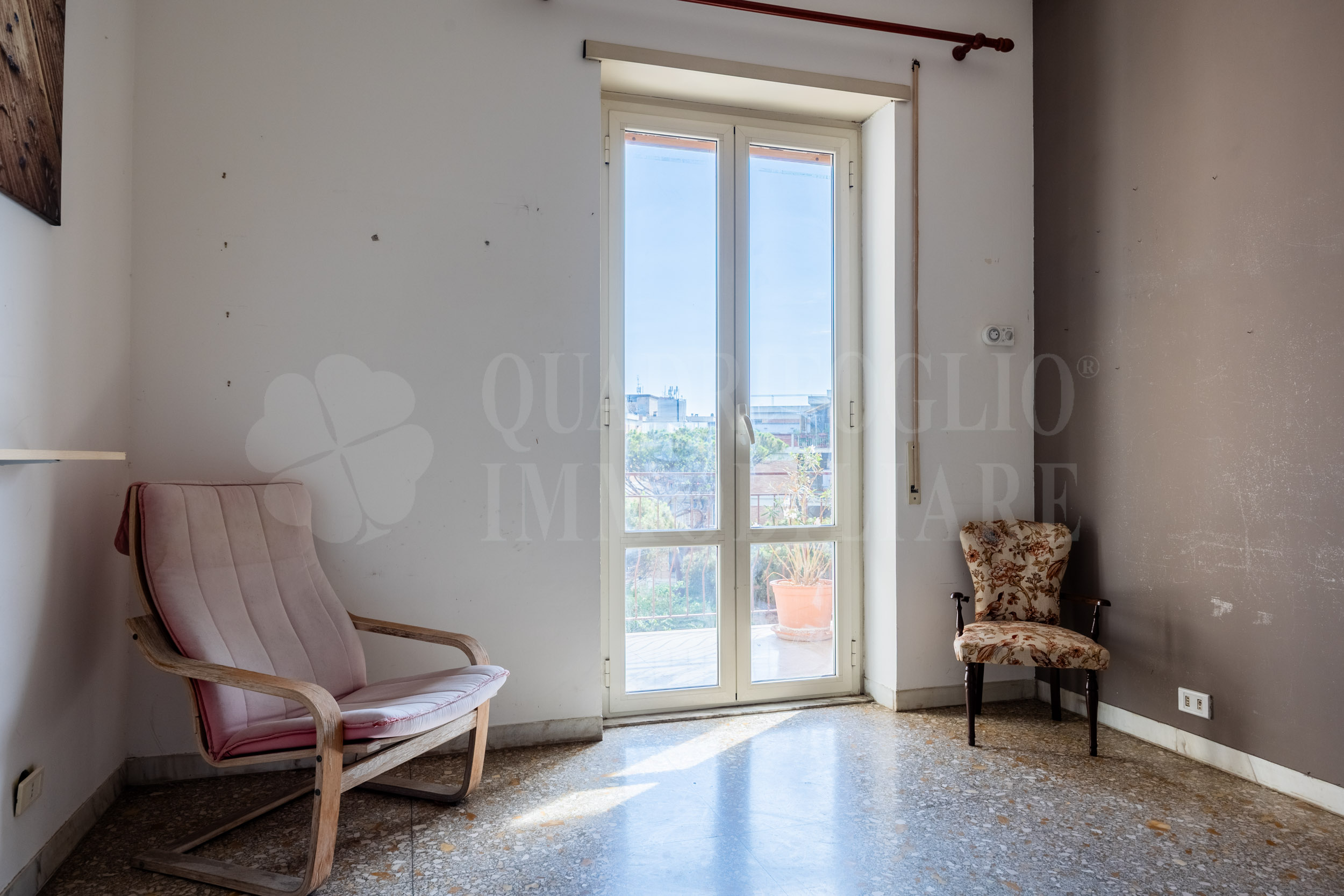 02 – Soggiorno luminoso Ostia, Levante Pineta- Via Ferdinando Acton
