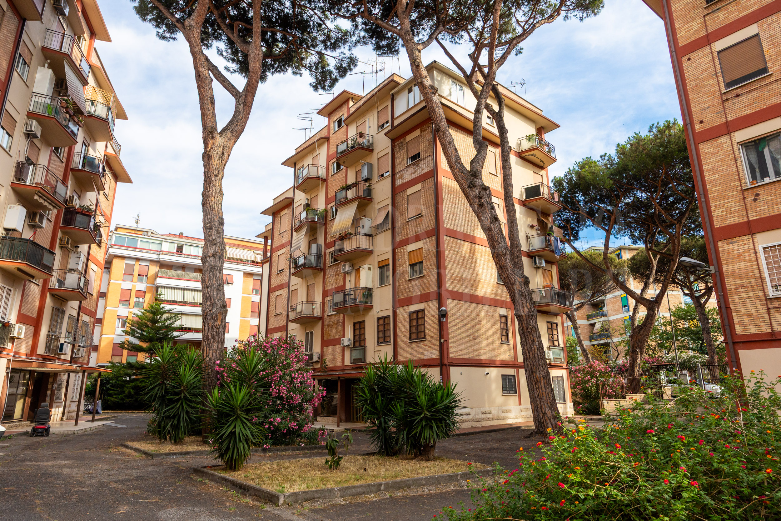18 – Palazzina immersa nel verde Ostia, Levante Pineta- Via Ferdinando Acton