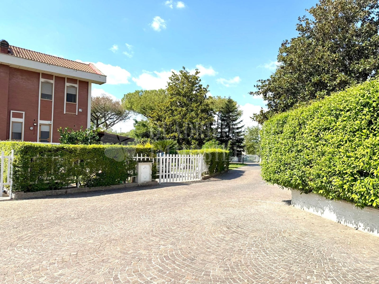 1 Roma, Statuario – Viale Appio Claudio