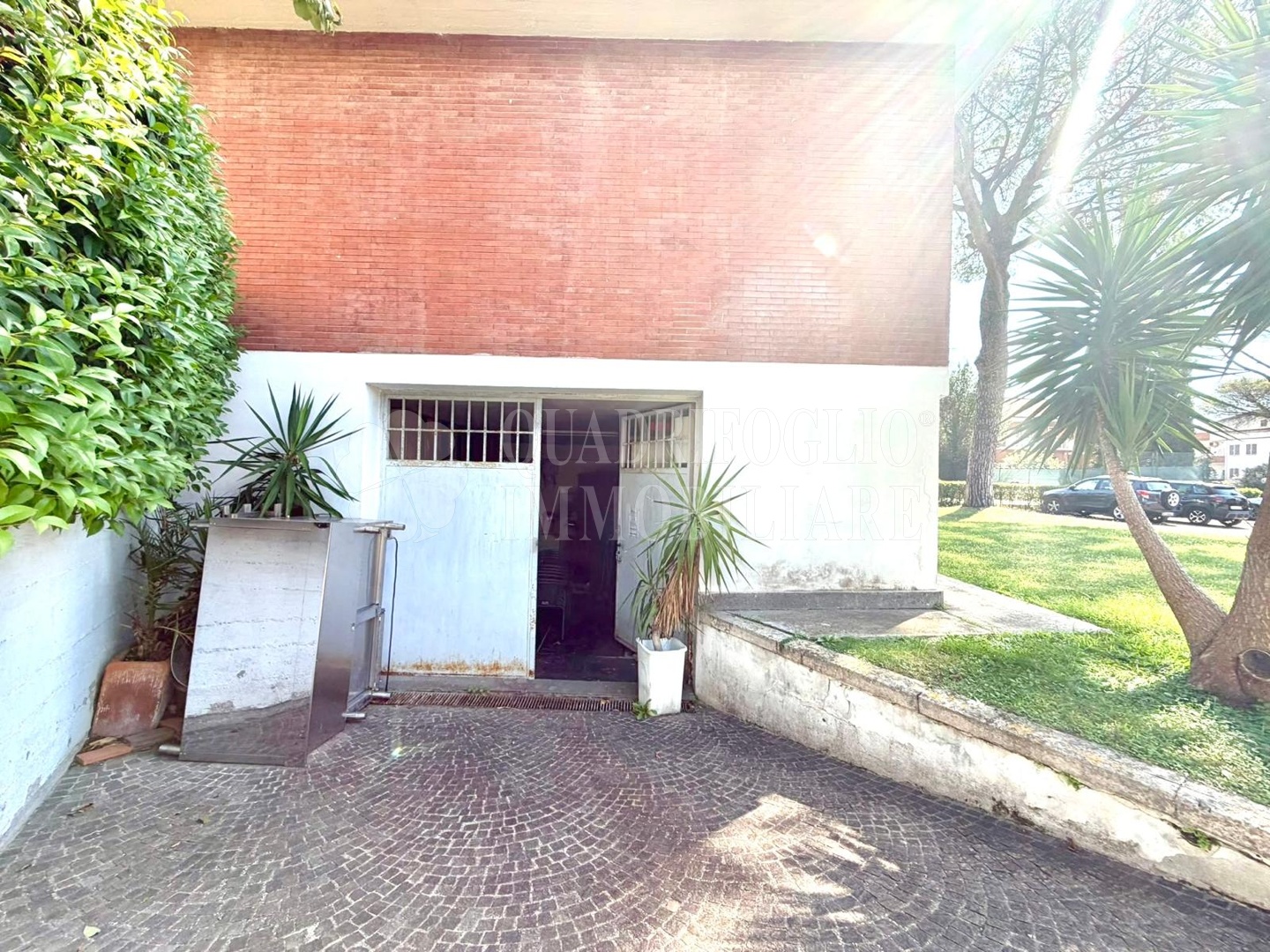 4 Roma, Statuario – Viale Appio Claudio