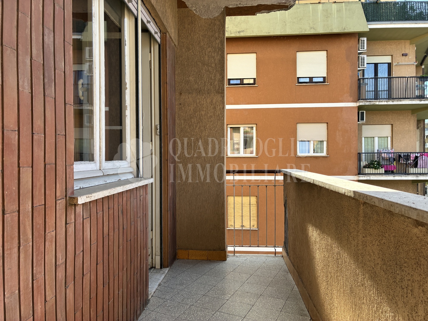 CE GAR06-htsU Roma, Centocelle – Piazzale delle Gardenie
