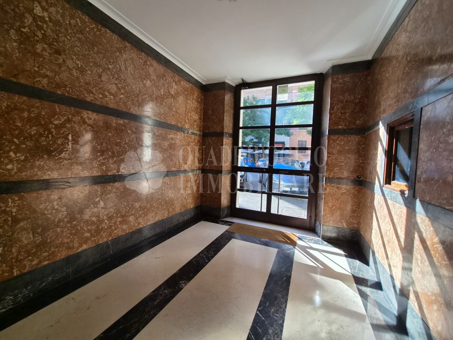 Roma – Re di Roma, Via Vercelli