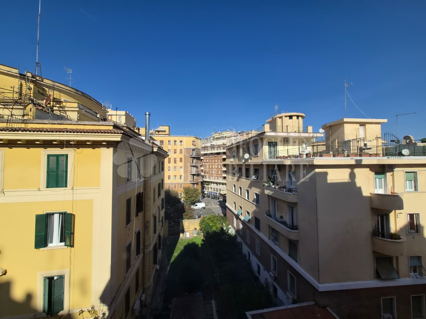 Roma – Re di Roma, Via Vercelli