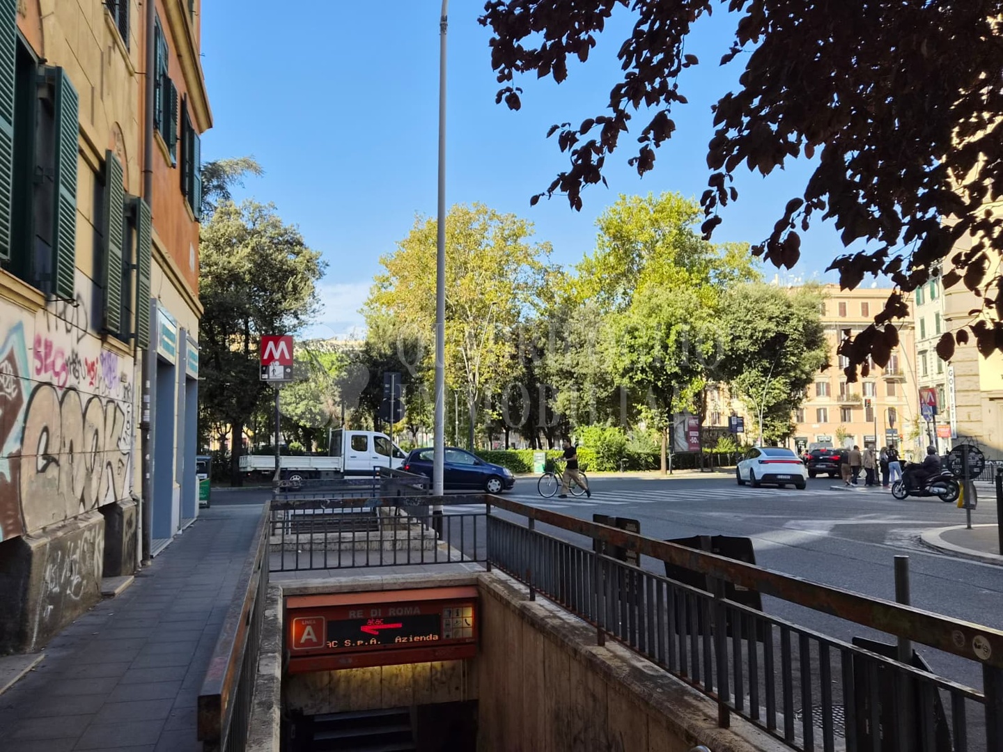 Roma – Re di Roma, Via Vercelli